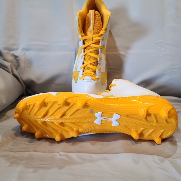 Men's  under armour  cleats size 14 - Picture 2 of 3
